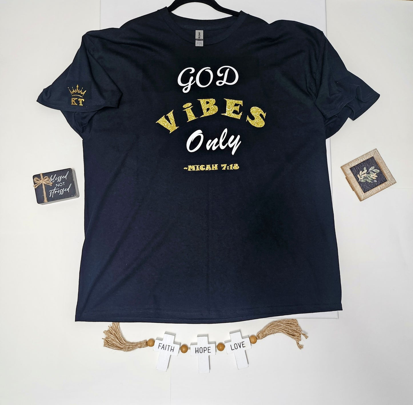 God Vibes Only | T-Shirt